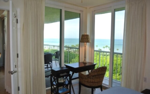 Seagate W 502 - 2 Br Condo