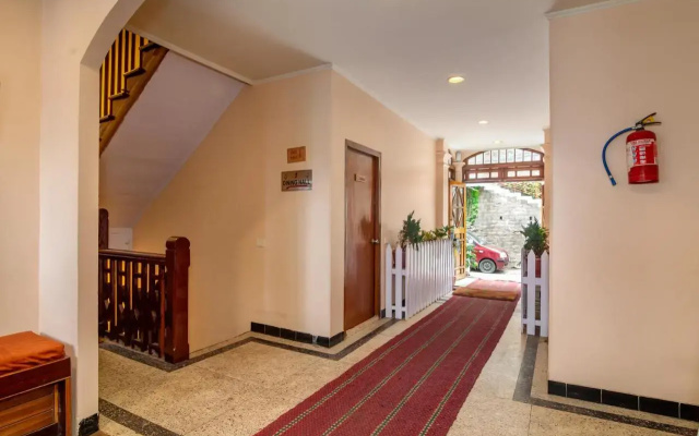Muscatel Spring Burn - 100 Mts from Mall Road