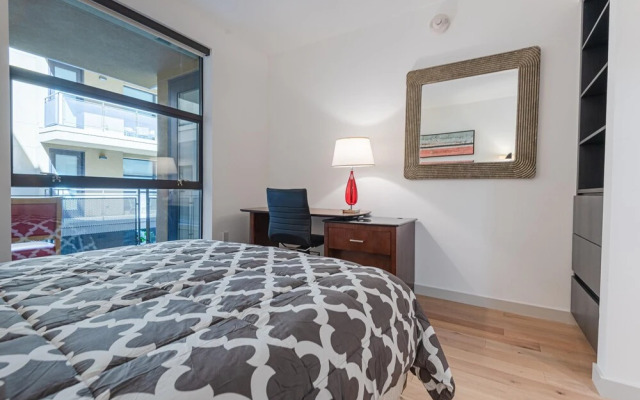 Gorgeous Hollywood Living - 1 Bedroom