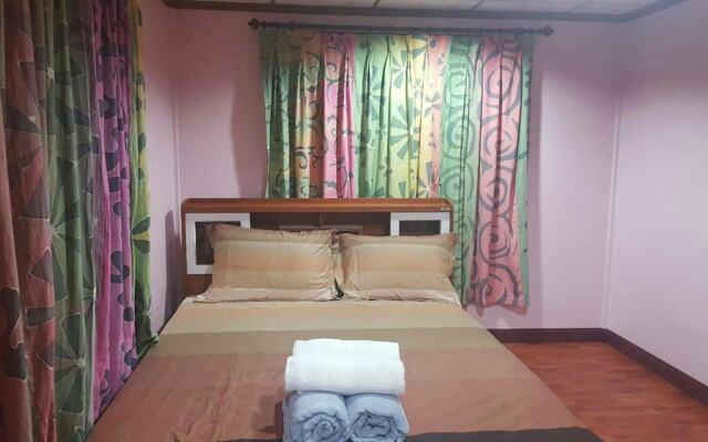 Urawadee Homestay Khiri Wong
