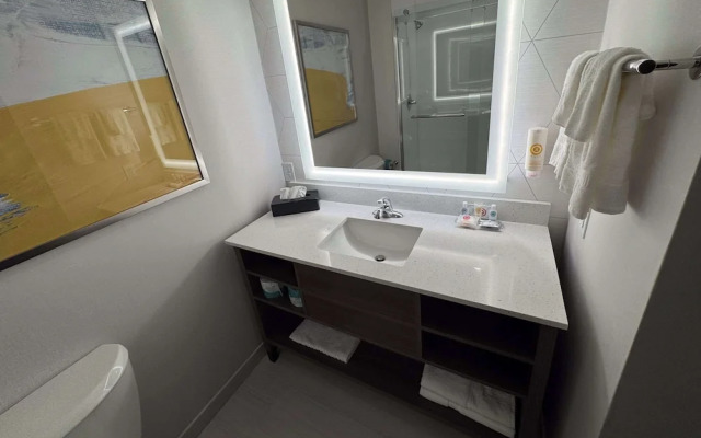 Comfort Inn & Suites Huntsville Near University