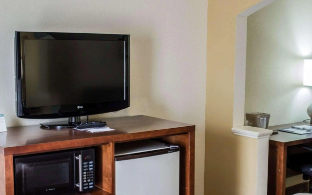 Comfort Inn Garner Clayton I-40
