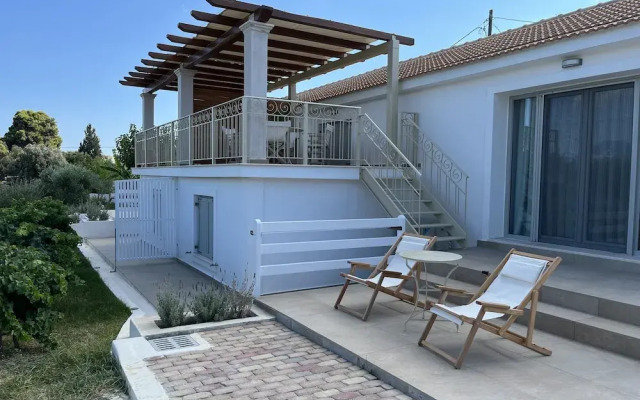 Apollonides Seafront Villa 1 “Aoede”
