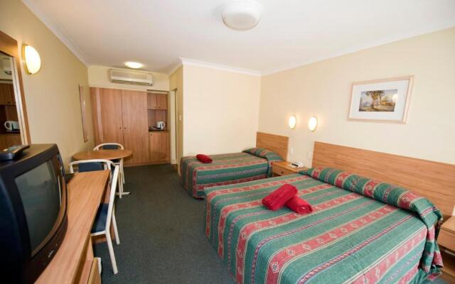 Colonial Court Motor Inn