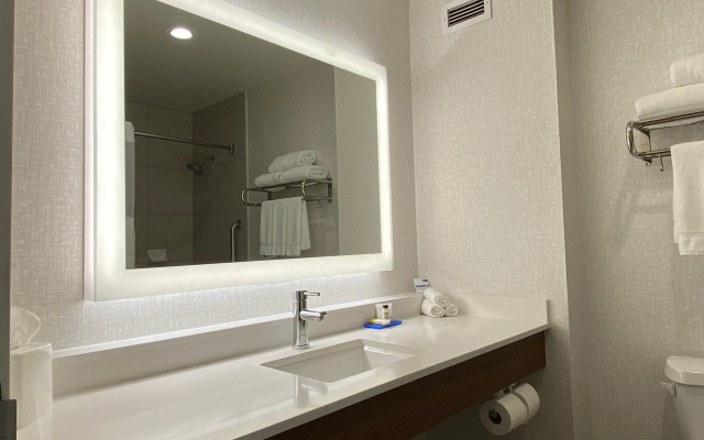 Holiday Inn Express & Suites Beaumont - Oak Valley an IHG Hotel