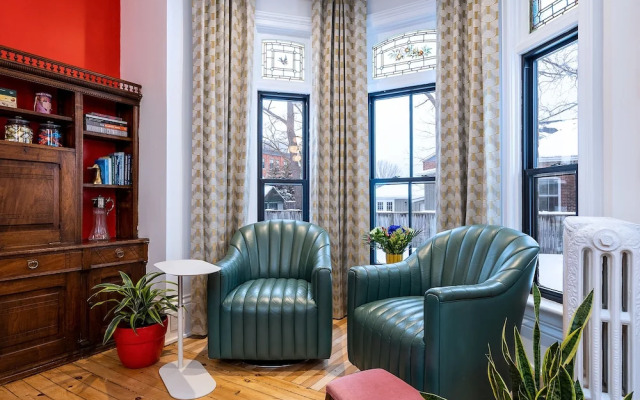 11 Rooms Boutique Hotel