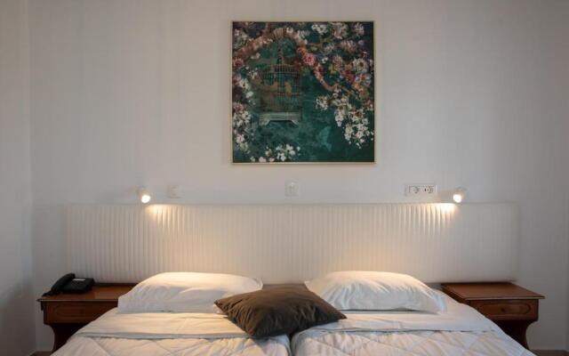 Sea Breeze Hotel