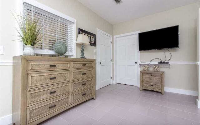 Living The Dream - Studio Condo