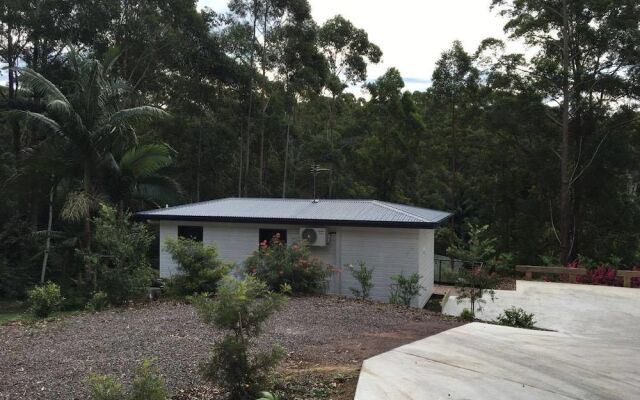 Mapleton Cabins & Caravan Park