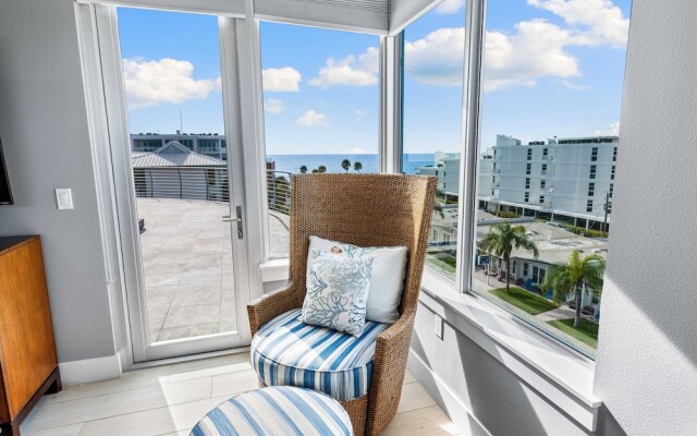 Beach House Residence by Beachside Mgmt