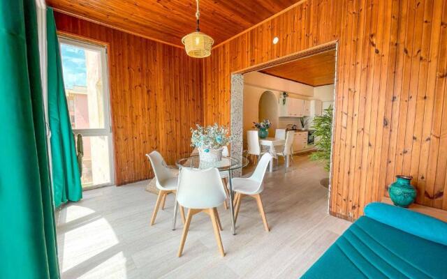 Athena Sea front Apartment, Parking & Pool