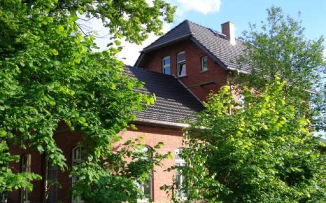 Bahnhof Droyßig - Übernachten im Denkmal