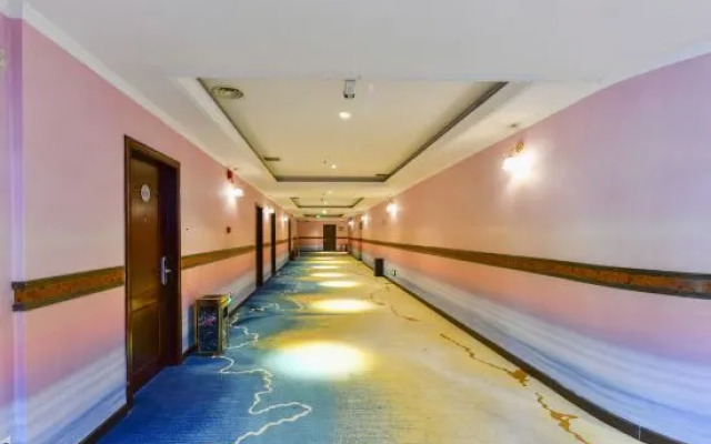 Jinhuang Theme Hotel
