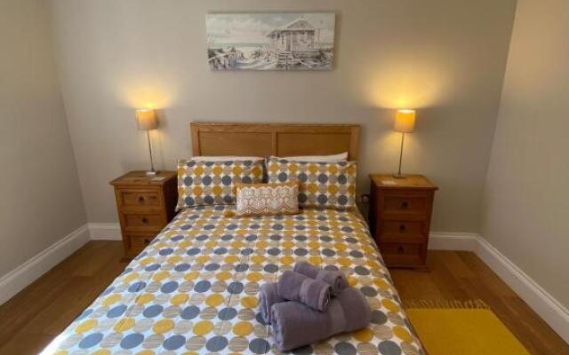 Sandown Seaside Apartment Ground Floor 4