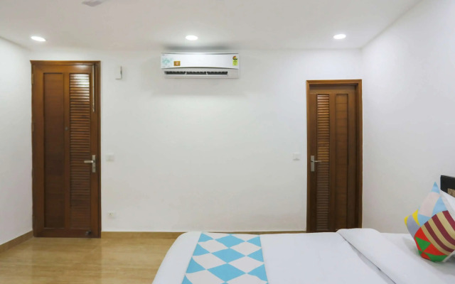 OYO 79600 The Premium Villa