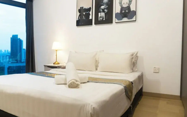 Moonway Luxury Suites At Eaton Residence