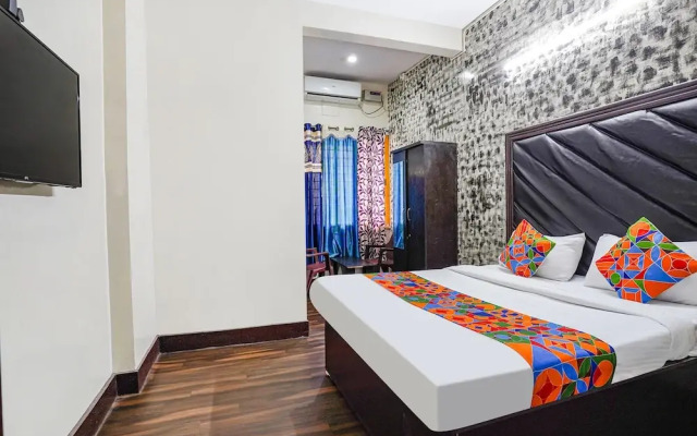 Pavithraa Deluxe Suites by OYO Rooms