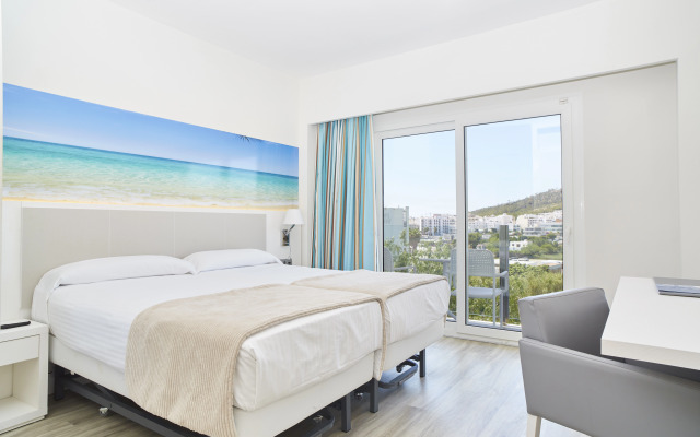 Invisa Hotel Es Pla - Adults Only