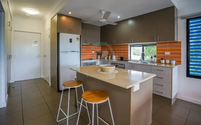 ZEN NOMAD - 2BR Nightcliff Apartment