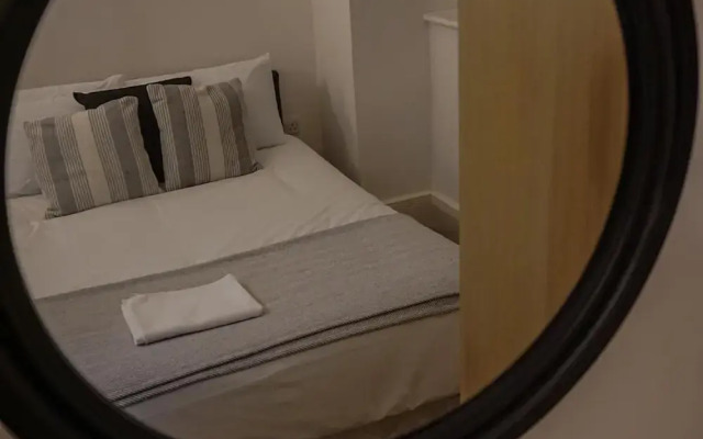 City Centre Chic Apartment With 2 Bedrooms