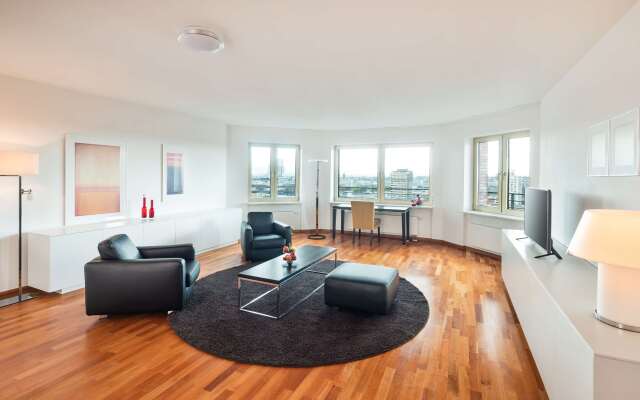 Lindner Hotel Frankfurt Main Plaza, part of JdV by Hyatt
