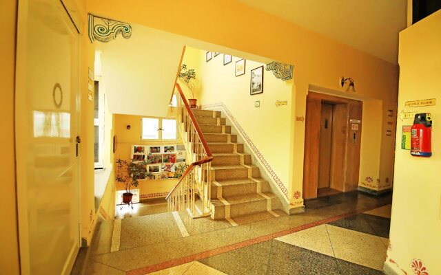 Jaipur Inn