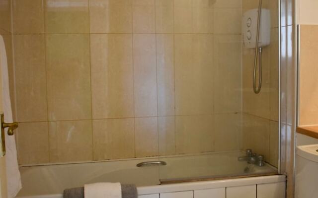 2 Bedroom Apartment Close to City Centre