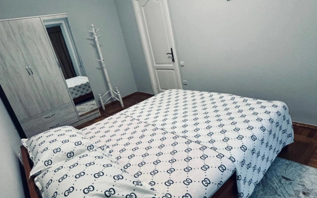 Luxury Apartment In The Center With 4 Rooms