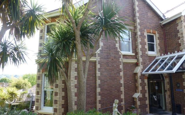 Summerhill Hotel