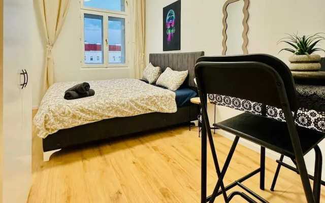 Stylish 4BR Apt Near Westbahnhof