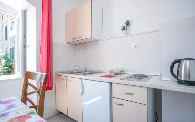 Garden Apartment Hotel