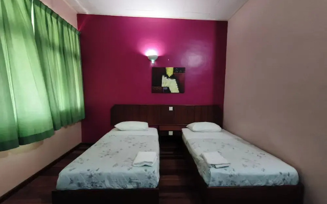 Qurata Riverside Resort