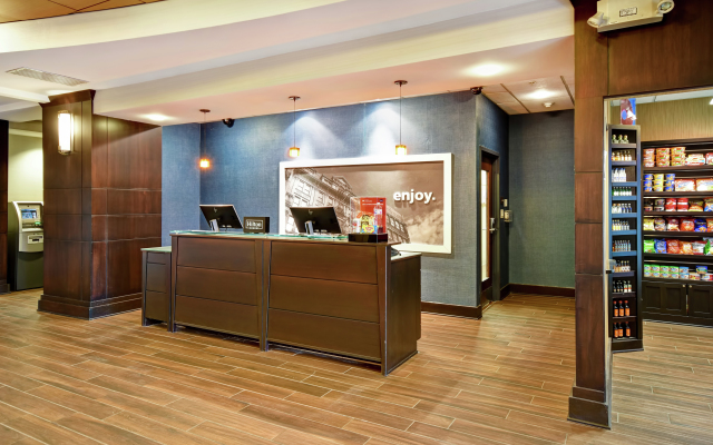 Hampton Inn & Suites Detroit-Canton