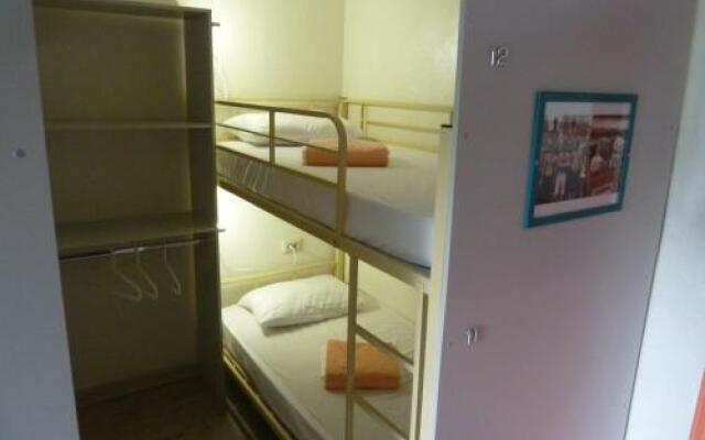 Hostel Red Cat