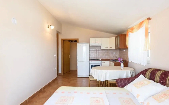 Vese - 100 m From Beach - A4
