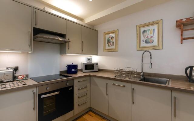 Beautiful 1BR Home in Chelsea - 3 Guests!