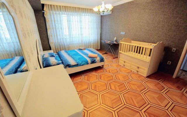 Deluxe Apartment with Sea and F1 view
