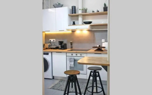 COZY Stylish Apt., 800m to METRO, 2min to Highway
