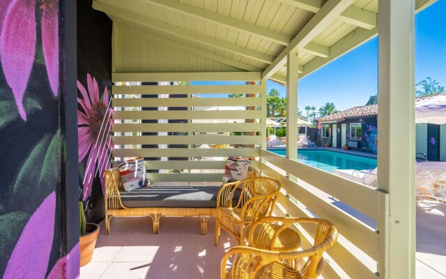 Fleur Noire Hotel - 21 and Over