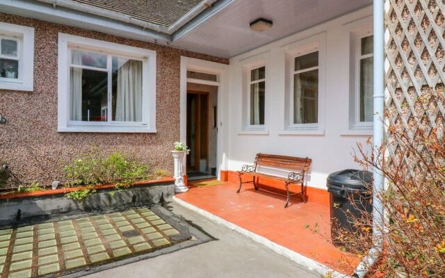 Bay View Apartment