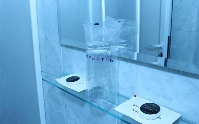 Hotel S