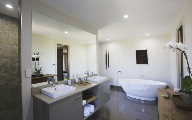 Lilies on Lovedale Estate - Heated Pool and Spa