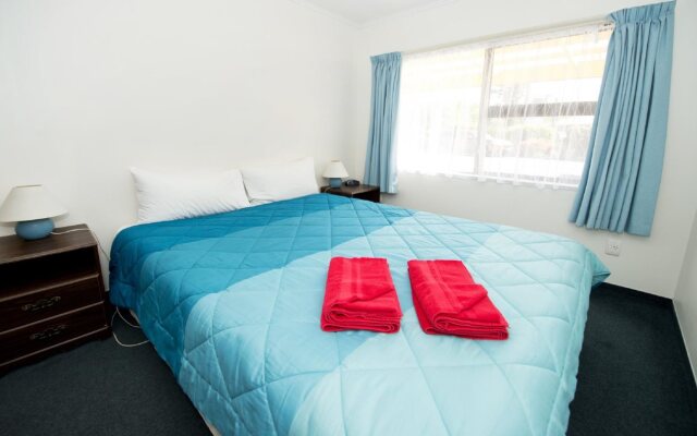 Golden Bay Motel