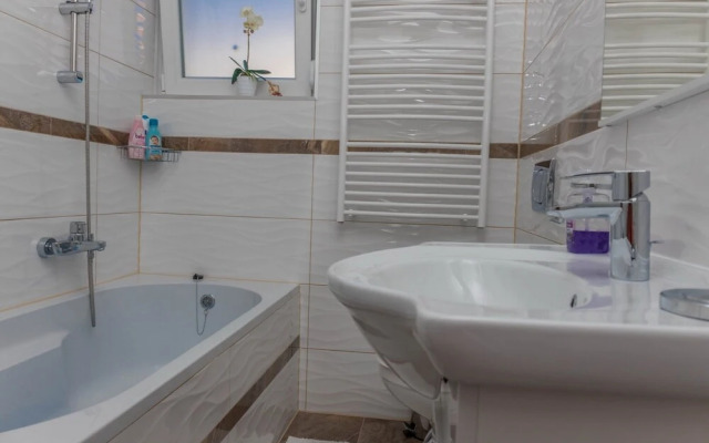 Spacious Novi Vinodolski Apartments With Terrace and Shared Pool