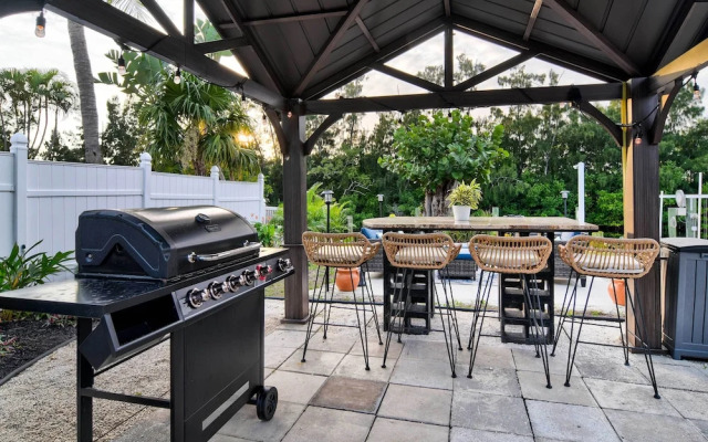 Waterfront Bradenton Home: Heated Pool & Fire Pit