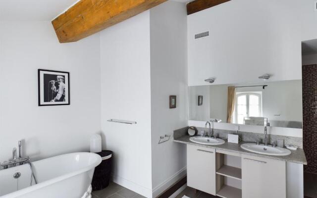 Maison Fontvieille, 8 pièces, 12 personnes - FR-1-599-41