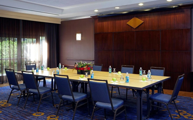 Courtyard by Marriott Los Angeles LAX/Century Boulevard
