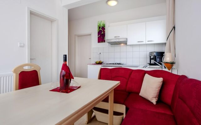 Apartments and Room Marko