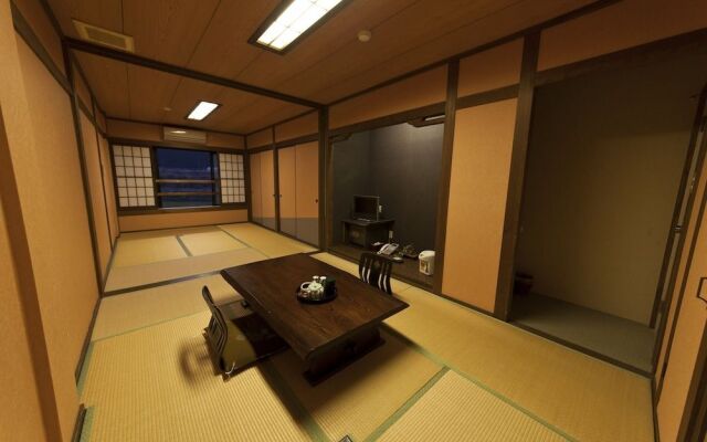 Gokuraku Onsen Takumi No Yado