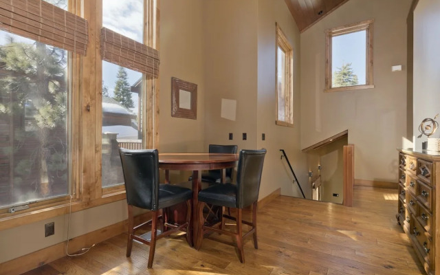 Stonegate #5 5 Bedroom Home by RedAwning